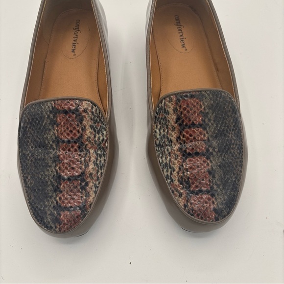 COMFORTVIEW ELENA SLIP ON WOMENS SHOES 9.5” Wide BEIGE MAN MADE PATENT MATERIAL - Picture 3 of 15